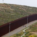 مسؤول أمريكي رفيع: الحدود مع المكسيك لن تفتح بعد رفع القيود