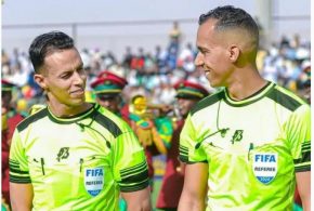 طاقم تحكيم موريتاني لإدارة إياب نهائي كأس الكونفيدرالية