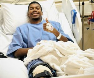 خضوع نجم “المرابطون”  لعملية جراحية في قطر ( صورة)