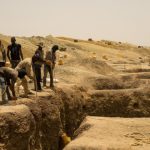 وفاة شخص وإصابة آخر إثر انهيار بئر للتنقيب في منطقة “ازكوله” وفاة شخص وإصابة آخر إثر انهيار بئر للتنقيب في منطقة “ازكوله”