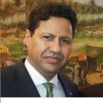 ديبلوماسي مقال ينفي إحالته للتقاعد ديبلوماسي مقال ينفي إحالته للتقاعد