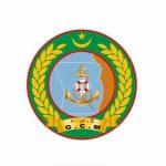 إنقاذ ثلاثة بحارة بعد غرق زورقهم في خليج النجمة