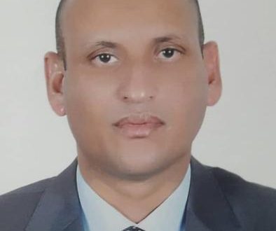 الدكتور محمد ولد عابدين يعزى في وفاة أستاذه العلامة إزيدبيه ولد يحفظ